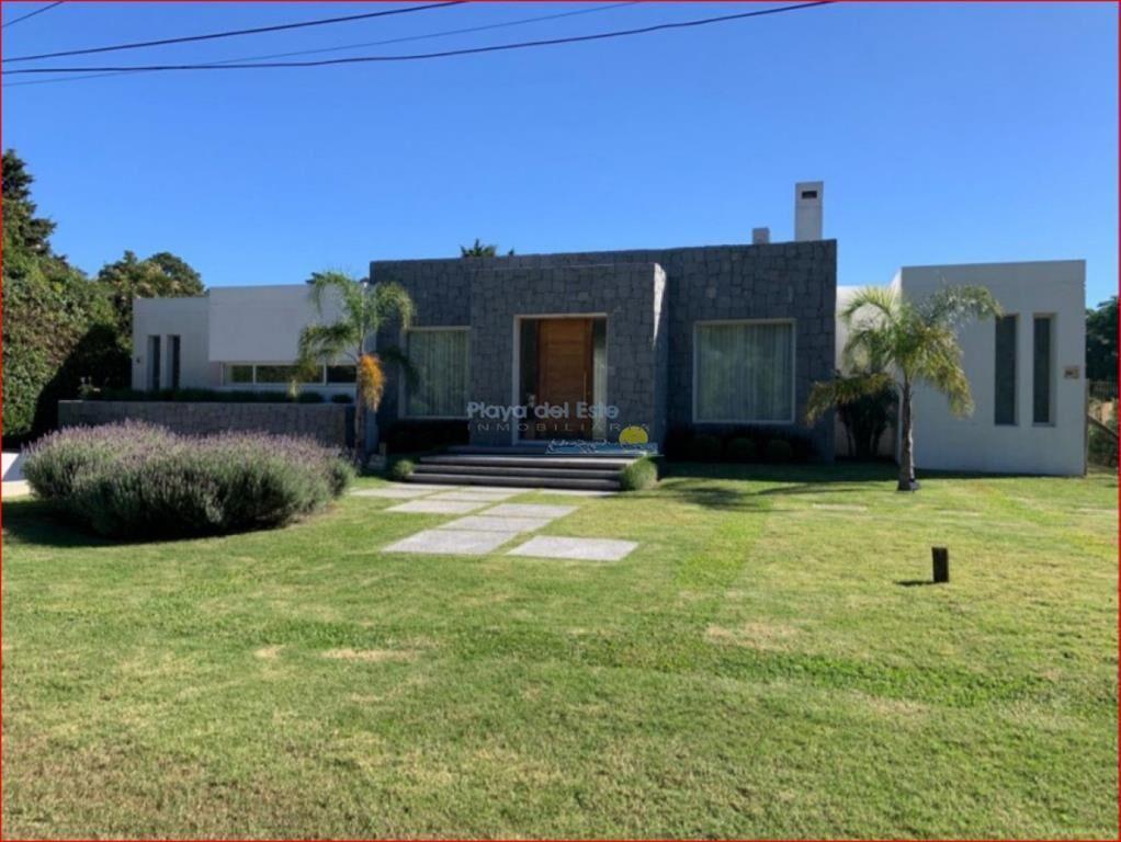 Casa en venta en Beaverly Hills , punta del este