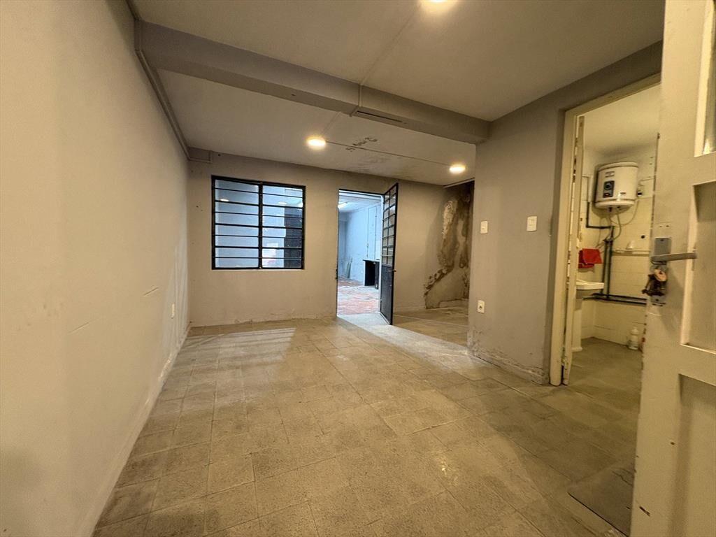 Alquiler - Local Comercial con 100 m2 en Tres Cruces
