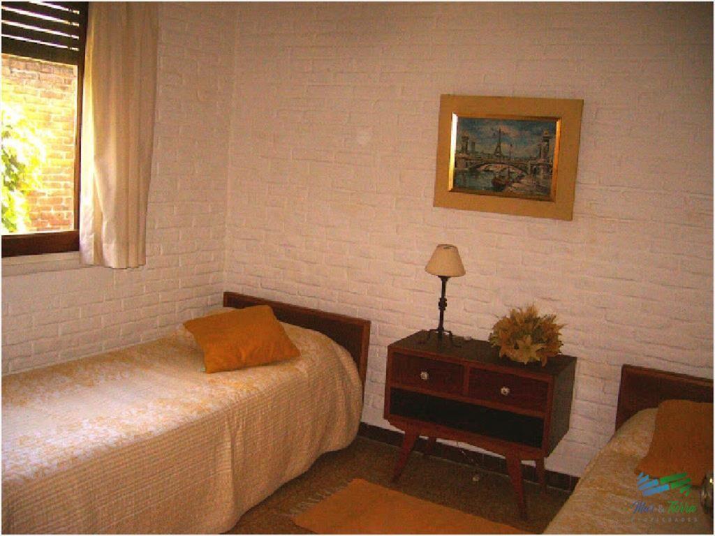 Alquilo casa de 4 dormitorios por temporada eb la