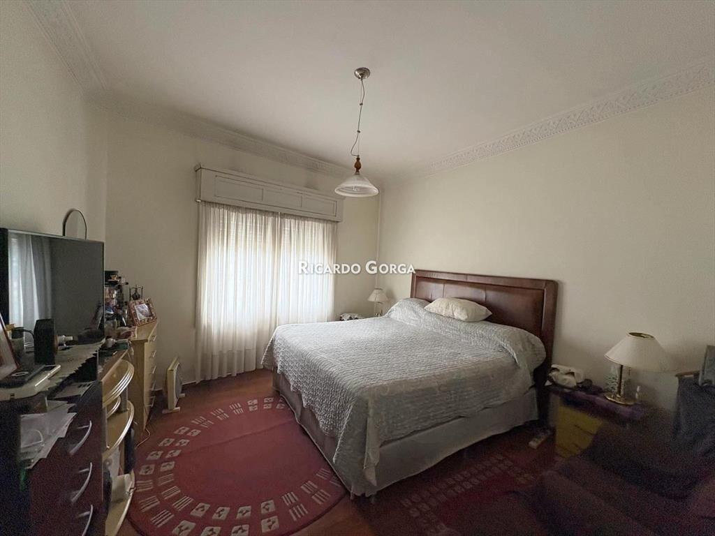Casa de dos plantas en Venta de 5 Dormitorios, Fondo Bbc...