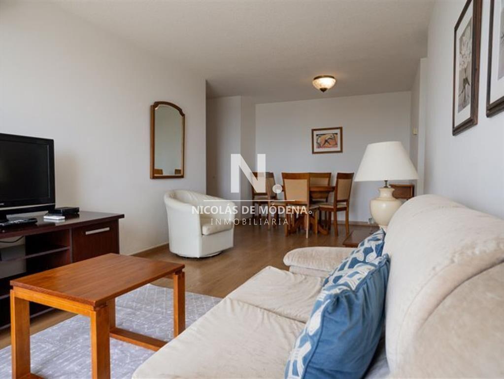 Vende apartamento de 2 dormitorios en Roosevelt,