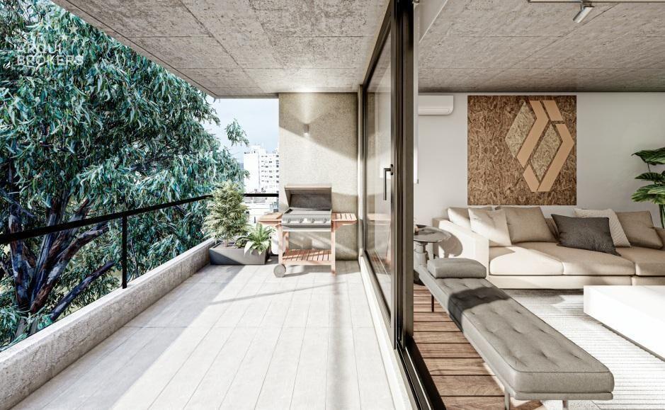 Apartamento de dos dormitorios con patio en venta en Malvín