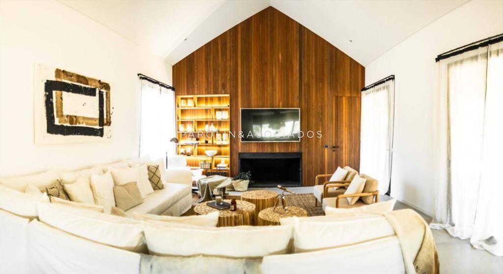 Hermosa casa en venta con 4 dormitorios en Pinar