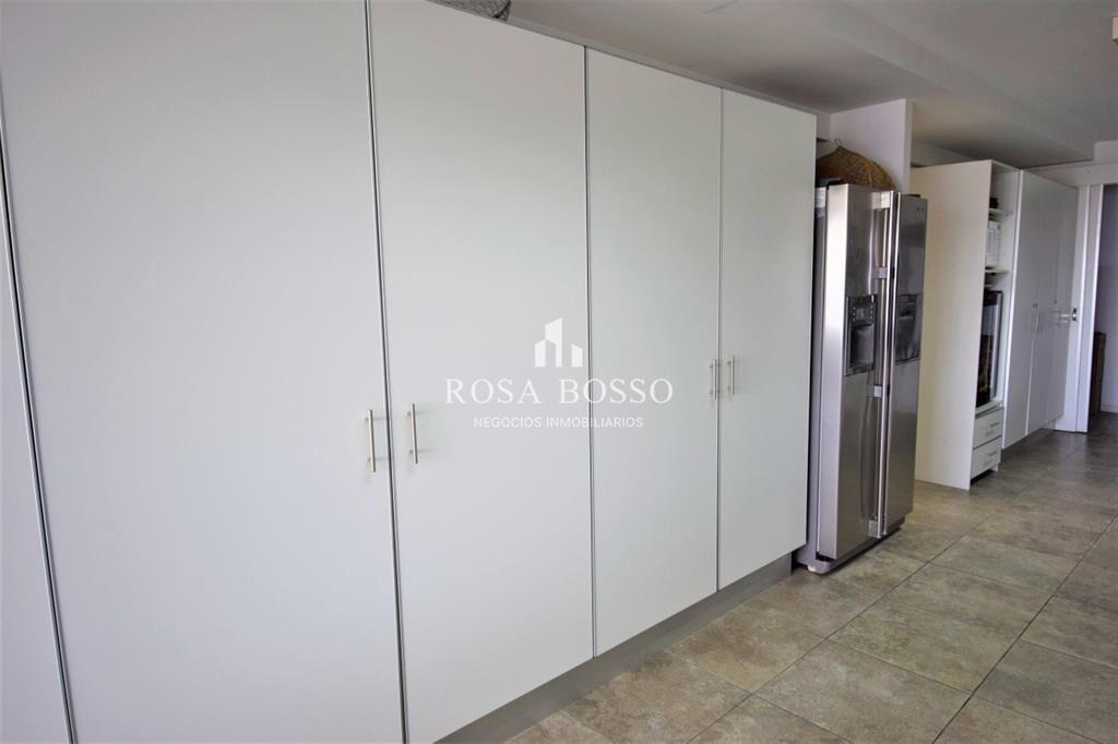 APARTAMENTO SOBRE PLAYA BRAVA