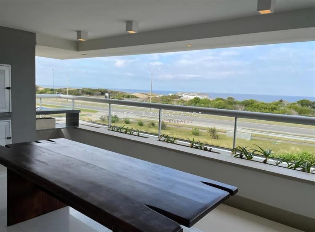 Apartamento en venta de 3 suites en edificio del