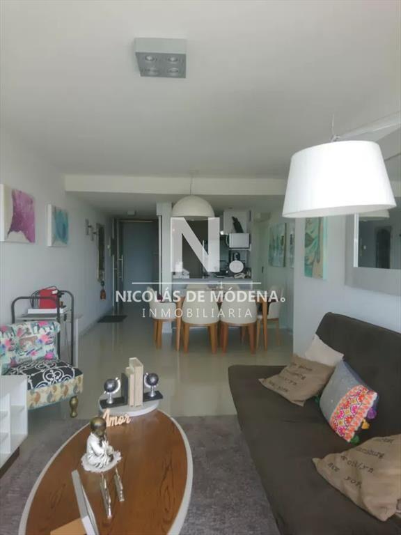 Vende apartamento de 2 dormitorios en Roosevelt,