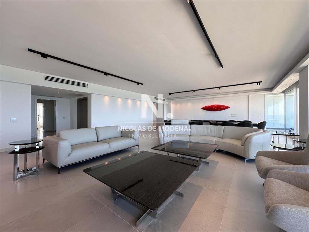 Espectacular Penthouse de 5 dormitorios En Torre