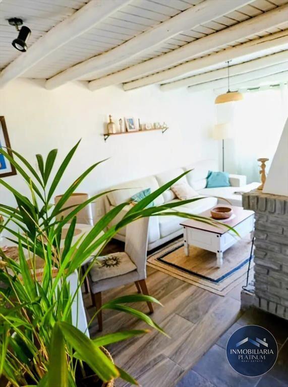 Casa en venta c/ cochera en Solymar