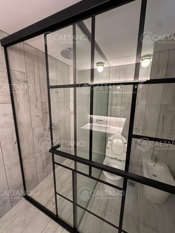 Venta departamento en Surfside de 1 dorm + den