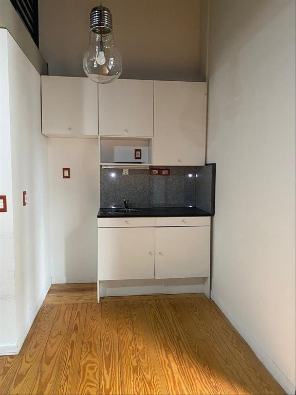 Alquiler Ciudad Vieja Oficina al frente en Barreiro  Ramos