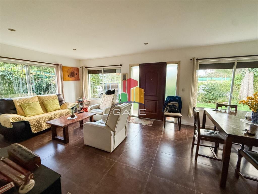 VENTA CASA 3 DORMITORIOS + LOFT 2 SUITES JARDINES