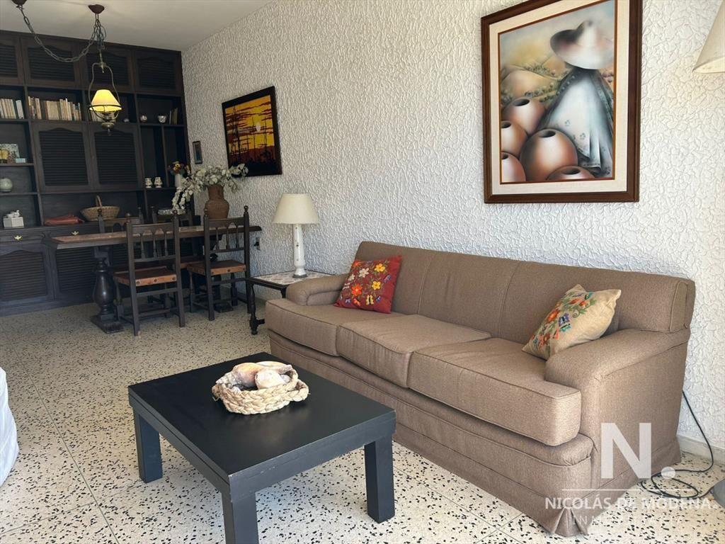 En la Península departamento de 2 dormitorios con vista al