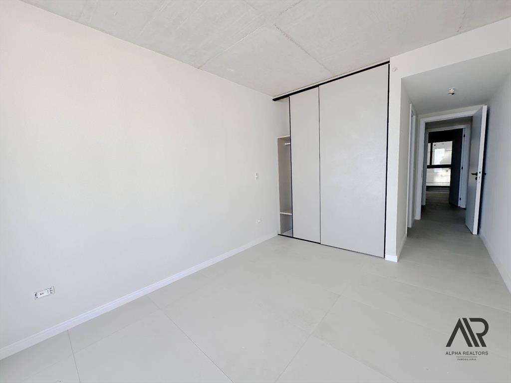 Apartamento en venta c/ cochera en Playa Brava