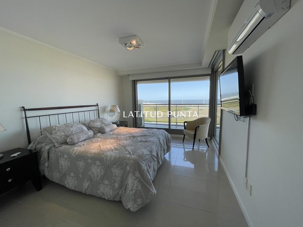 Apartamento en Brava, 3 dormitorios + dependencia