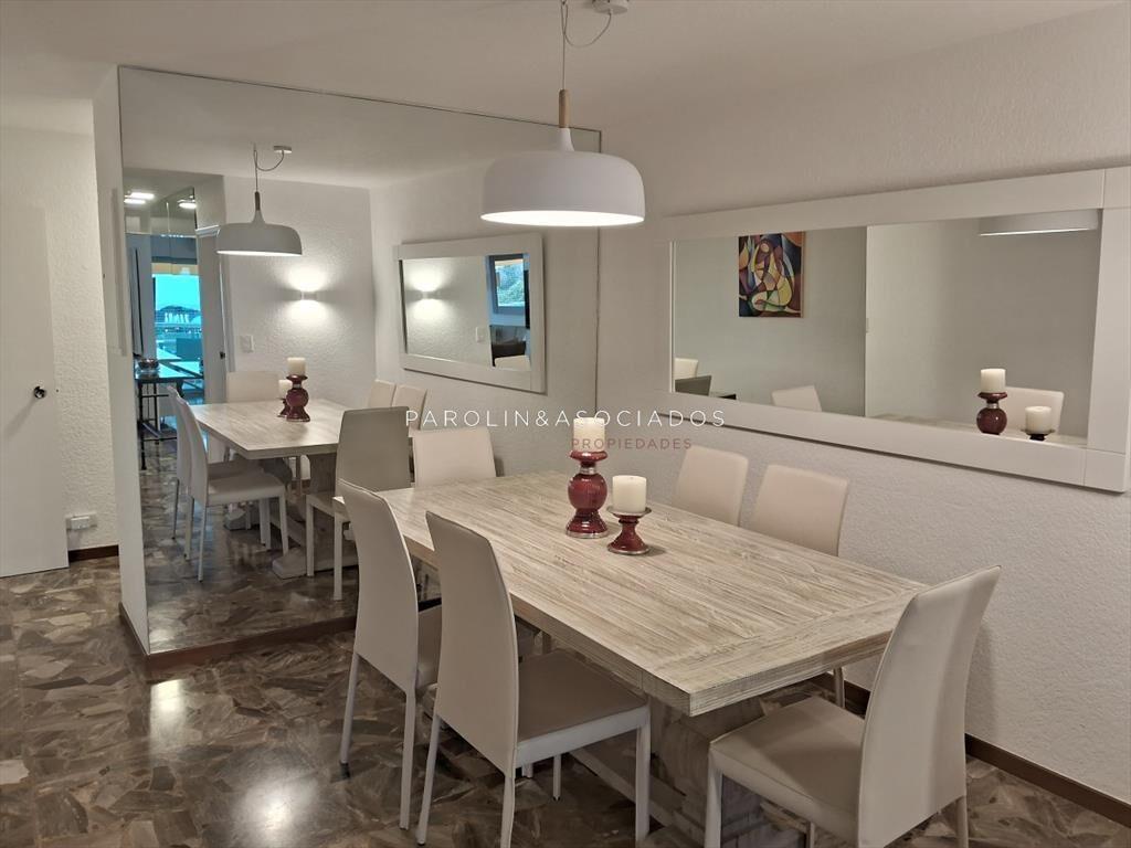 Hermoso apartamento en venta de 3 dormitorios en edificio M