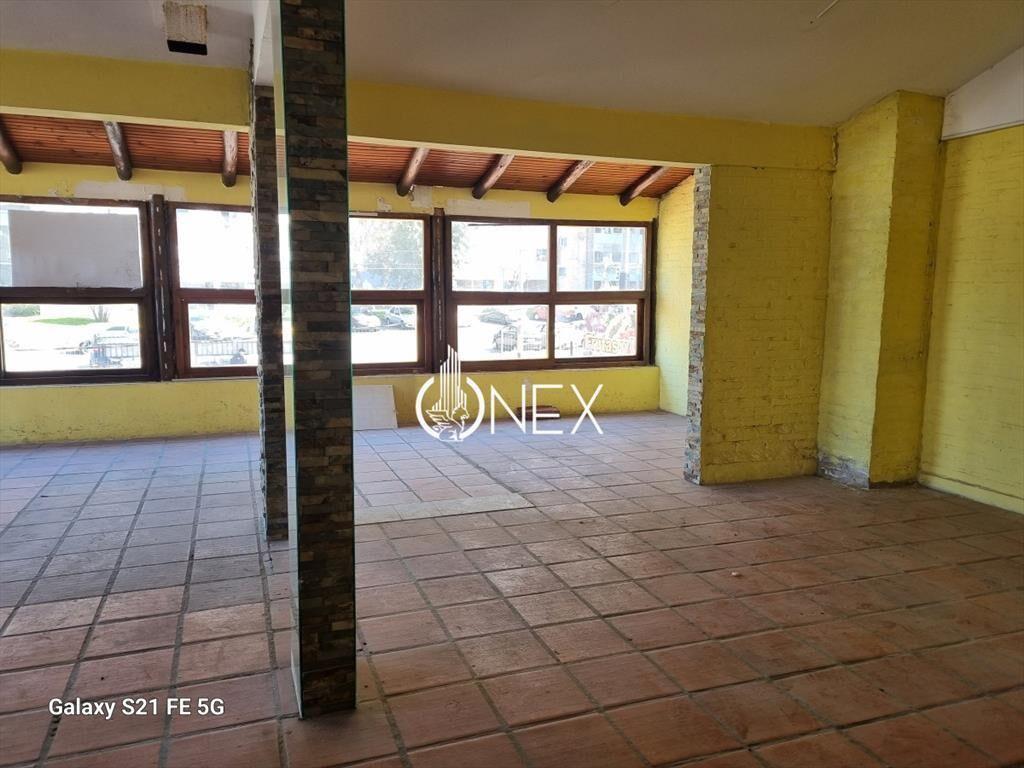 Se vende local comercial en Malvín norte.