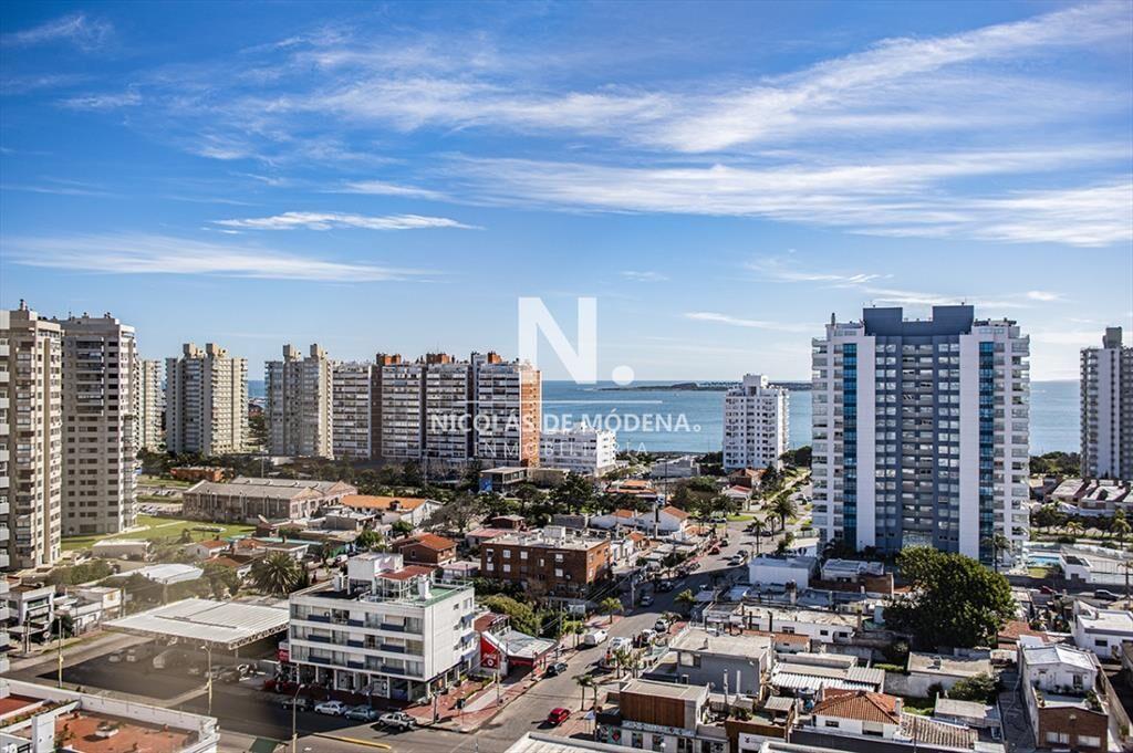 Piso alto con vista panoramica, 1 dormitorio y en