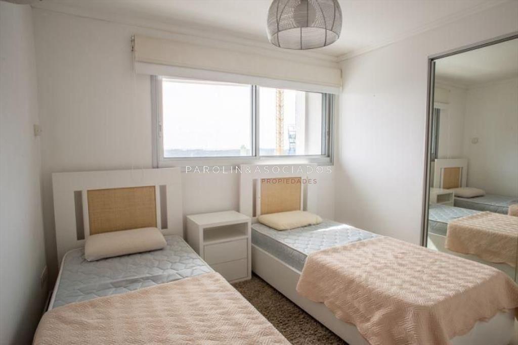 Apartamento en venta de 3 dormitorios en Miami