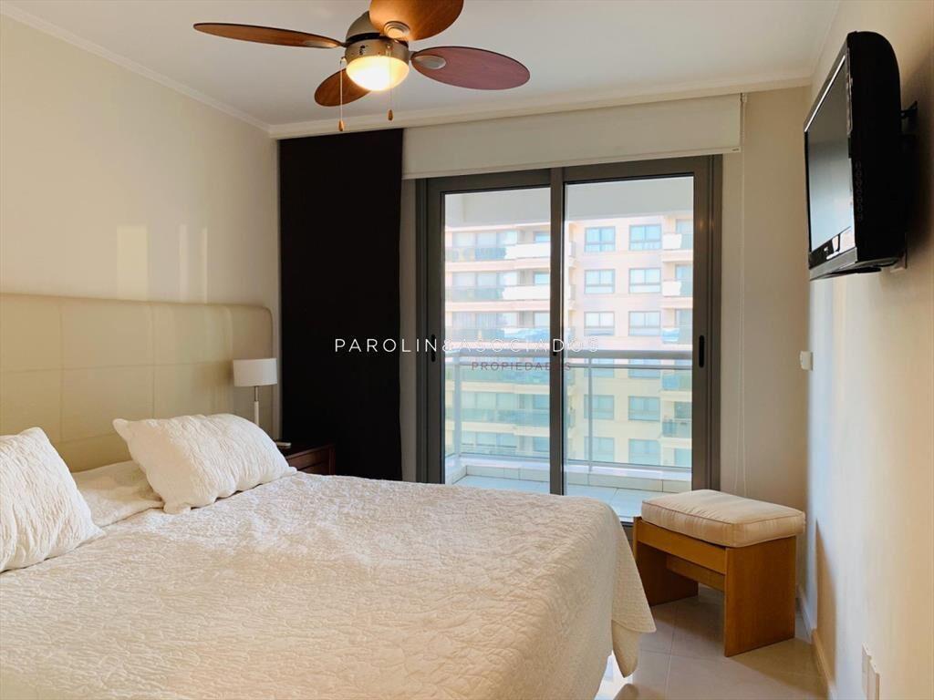 Apartamento de 4 dormitorios en venta en torre