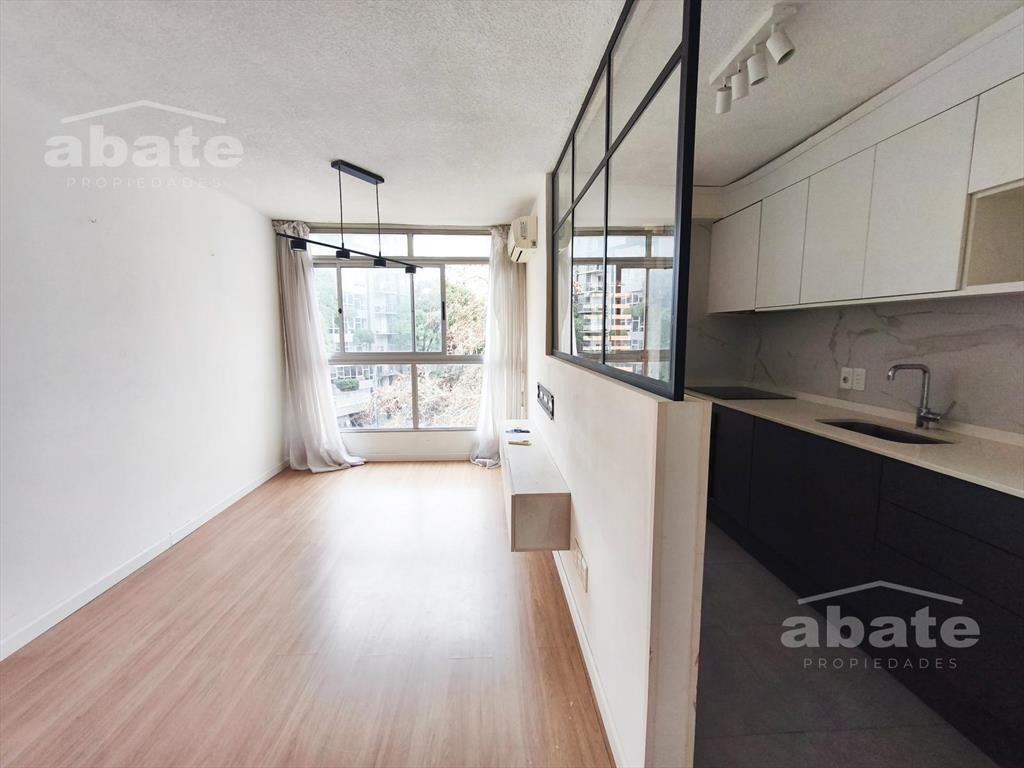 Alquiler Apartamento 2 dormitorios y Garage en Parque Rodó.