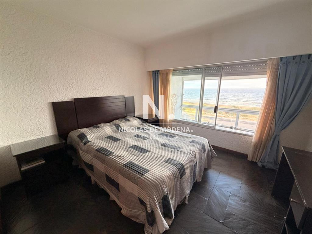 Apartamento de 1 dormitorio en venta, con garage
