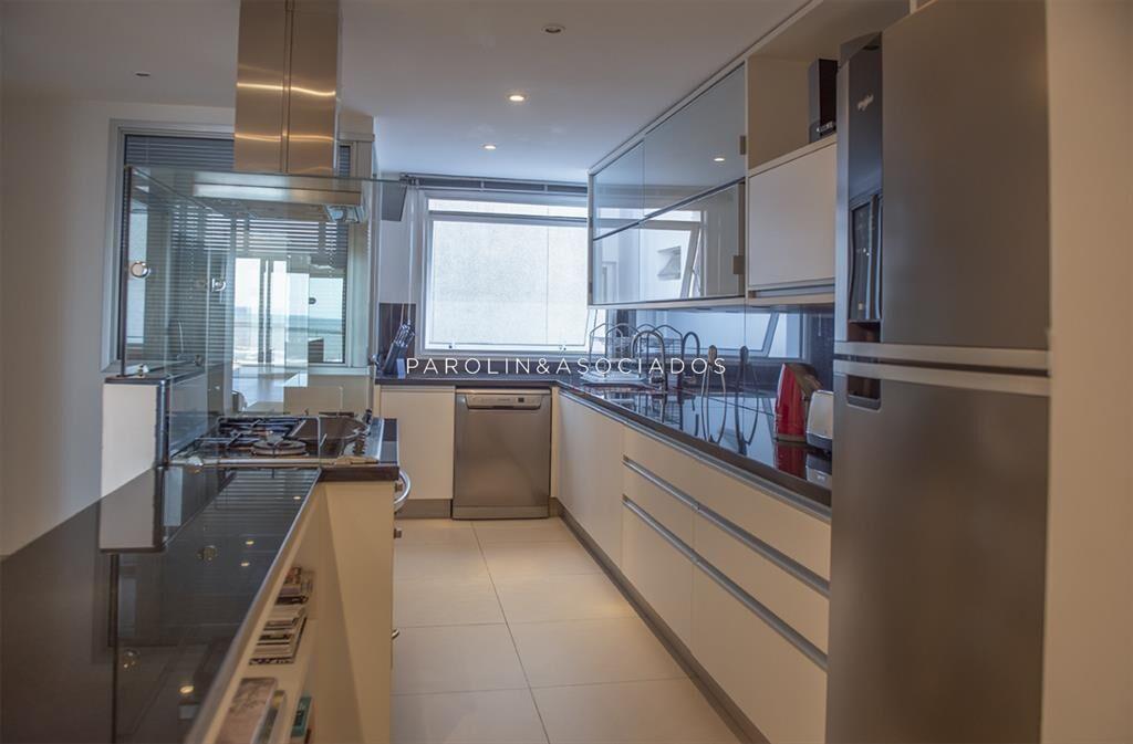 Apartamento con vista espectacular a metros del mar, en Bra