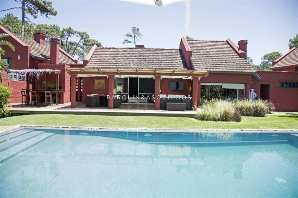 Casa en venta de 6 dormitorios en La Barra, Punta
