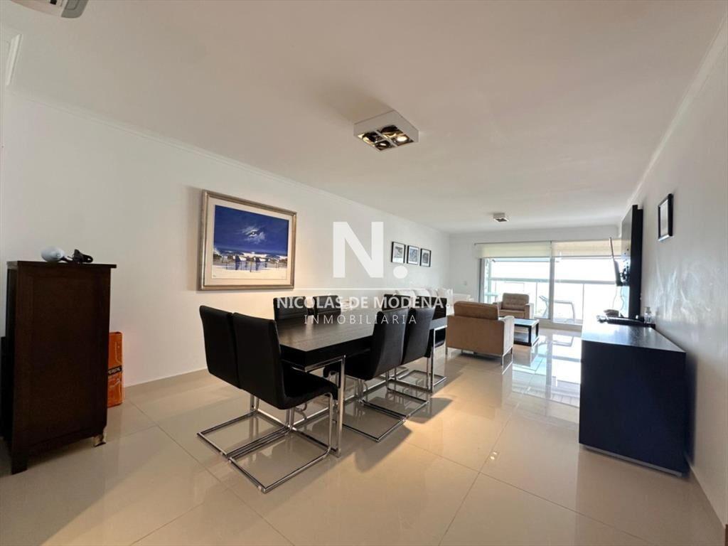En venta apartamento de 3 dormitorios en Mansa,