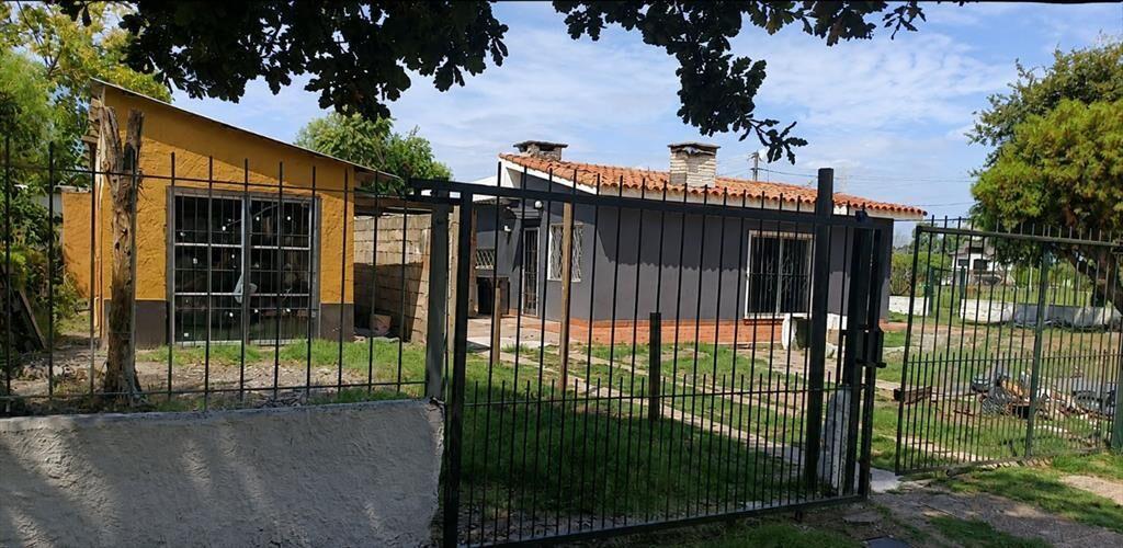 VENTA CASA 3 DORMITORIOS Y APTO PASO Carrasco