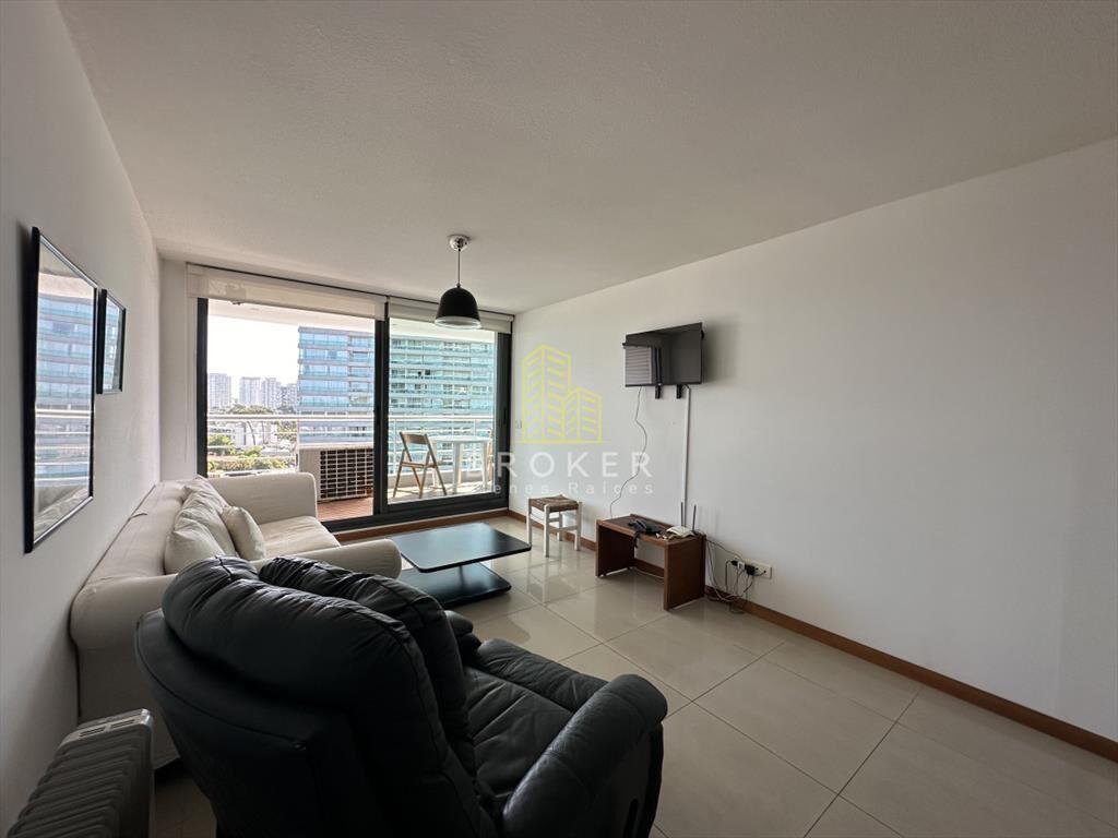 Venta de departamento de dos dormitorios en 360,