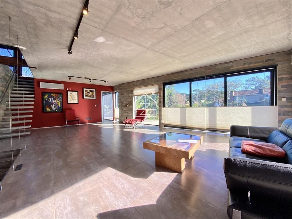 Casa Venta 2 dormitorios + servicio Punta del Este