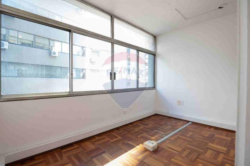 VENTA AMPLIA OFICINA EN CORDON CON BUENA RENTA
