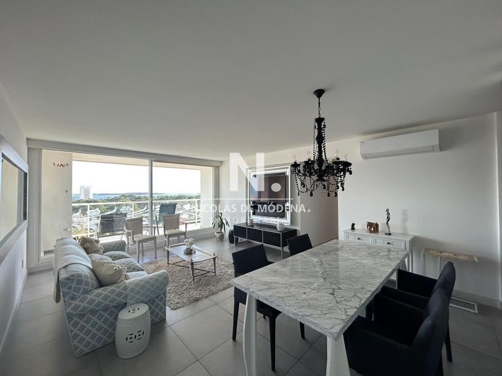 Apartamento en Venta de 2 dormitorios en Av. ,