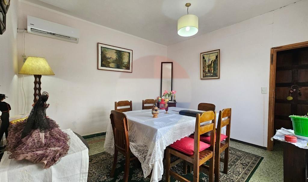 VENTA CASA CON APARTAMENTOS EN UN PADRÓN EN BUCEO