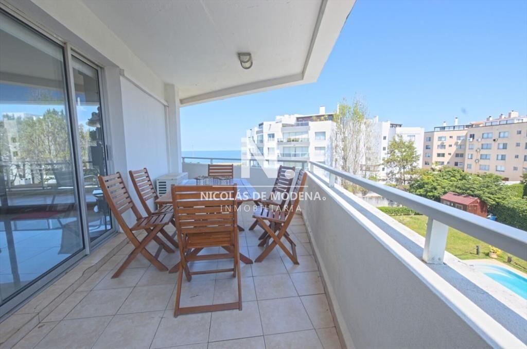 Apartamento en Pinares a la venta 3 dormitorios