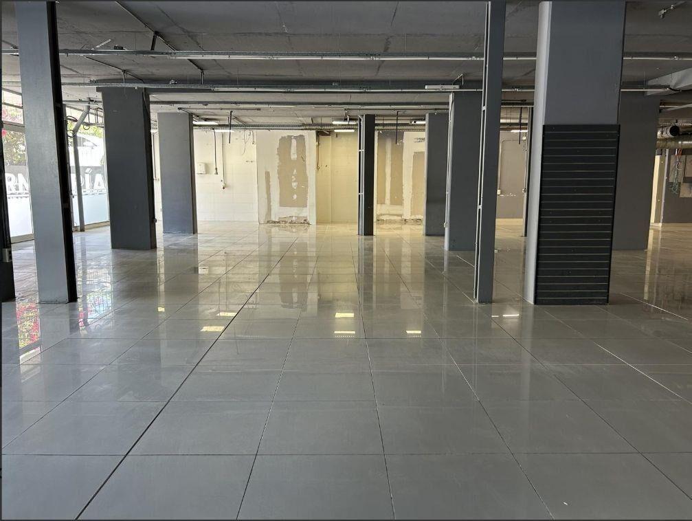 Alquiler importante local comercial en Malvín - e-tower S...