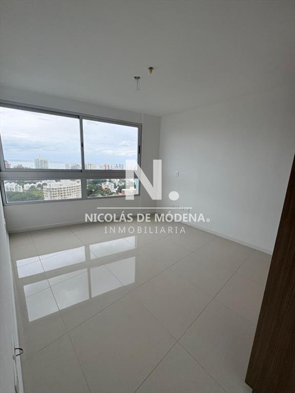 Apartamento de 3 dormitorios con excelentes y