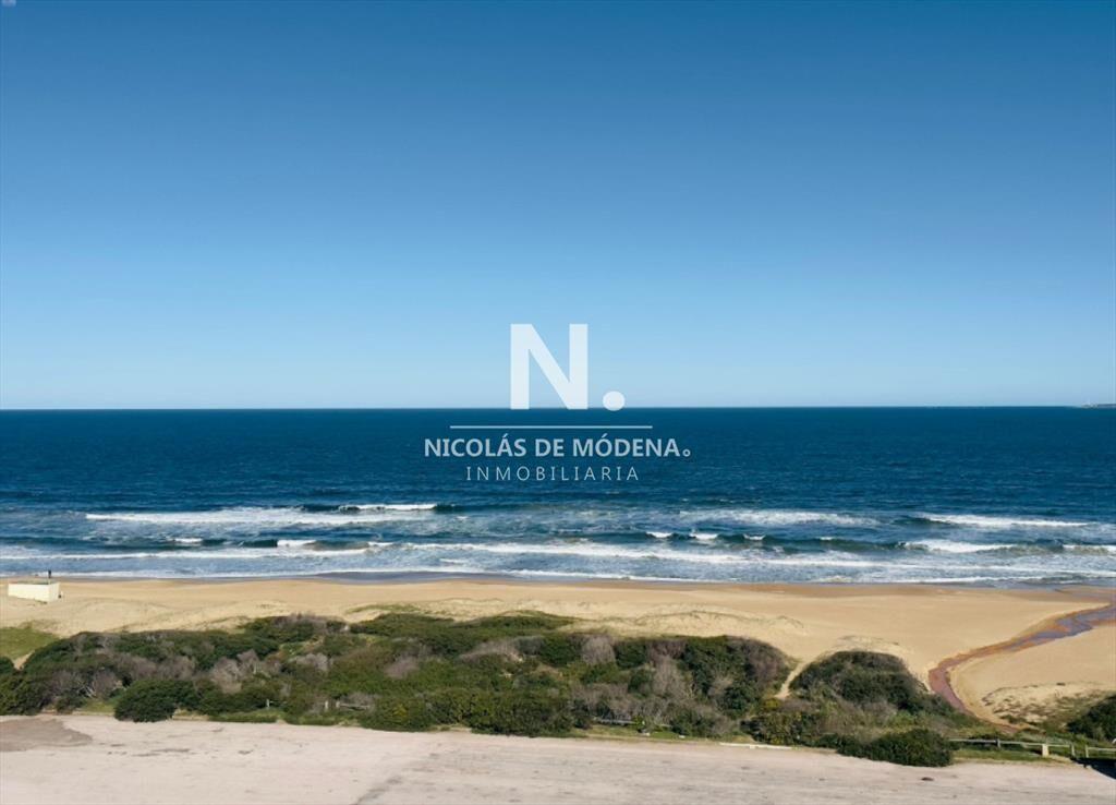 Vende apartamento de 3 dormitorios en Brava, del