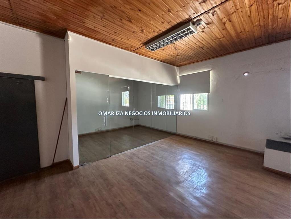 Venta local industrial Sayago, galpón depósito con oficinas