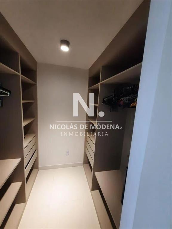 Apartamento de 3 dormitorios en suite con y en