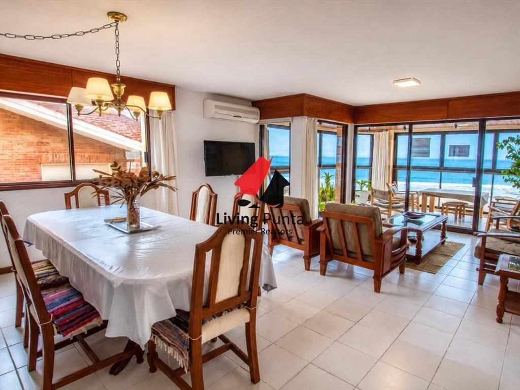 Vende apartamento impecable de 3 dormitorios con