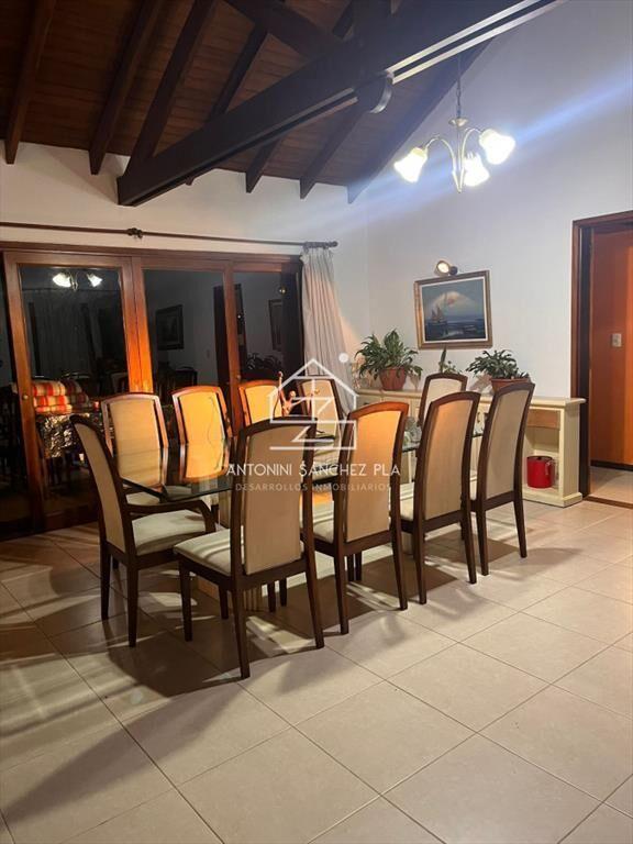 CASA EN ALQUILER CON PISCINA