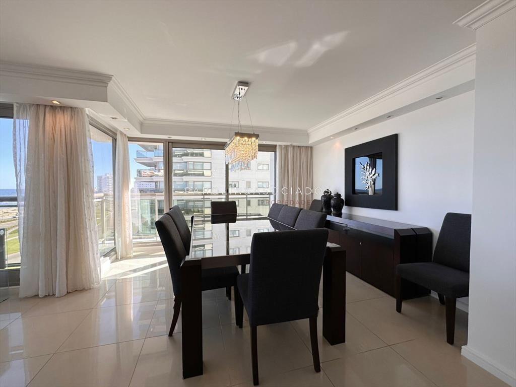 Apartamento de 3 dormitorios en venta en Torre