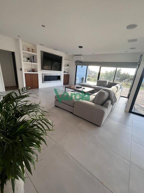 venta espectacular casa en colinas de carrasco