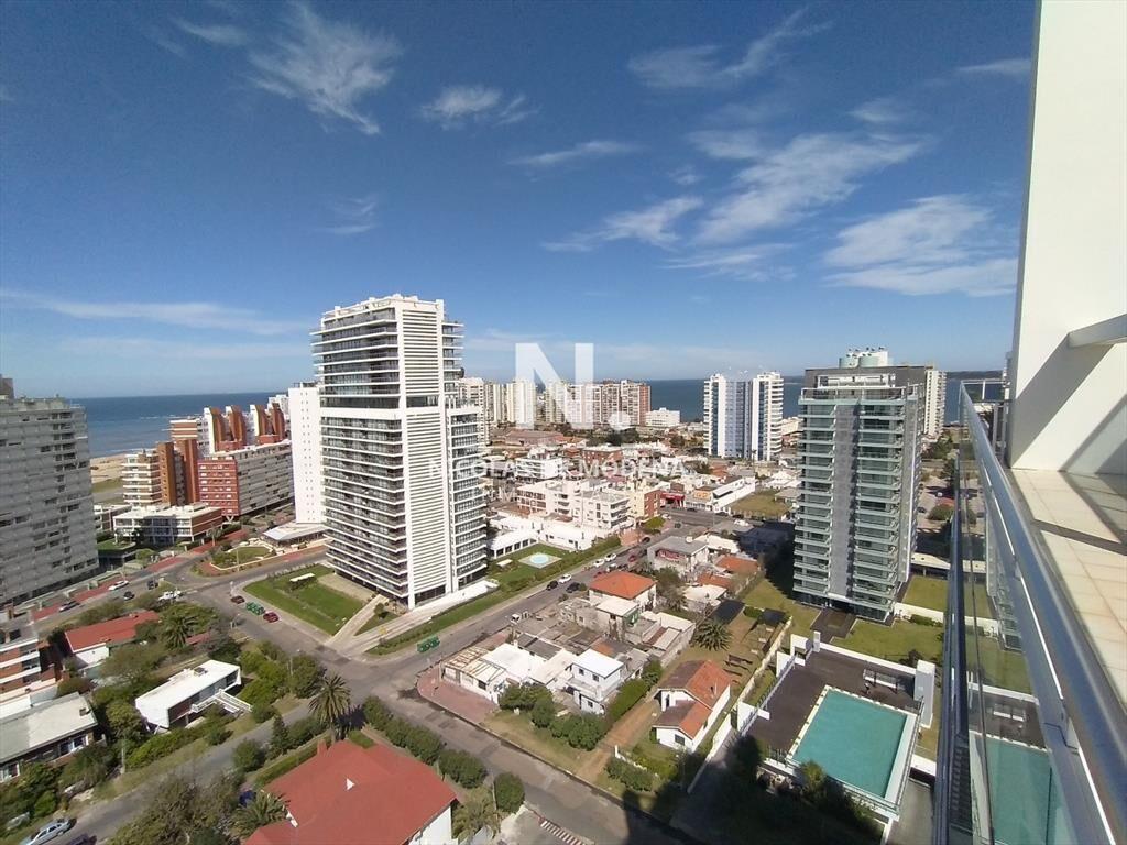 pent house con vista a playa brava y playa mansa