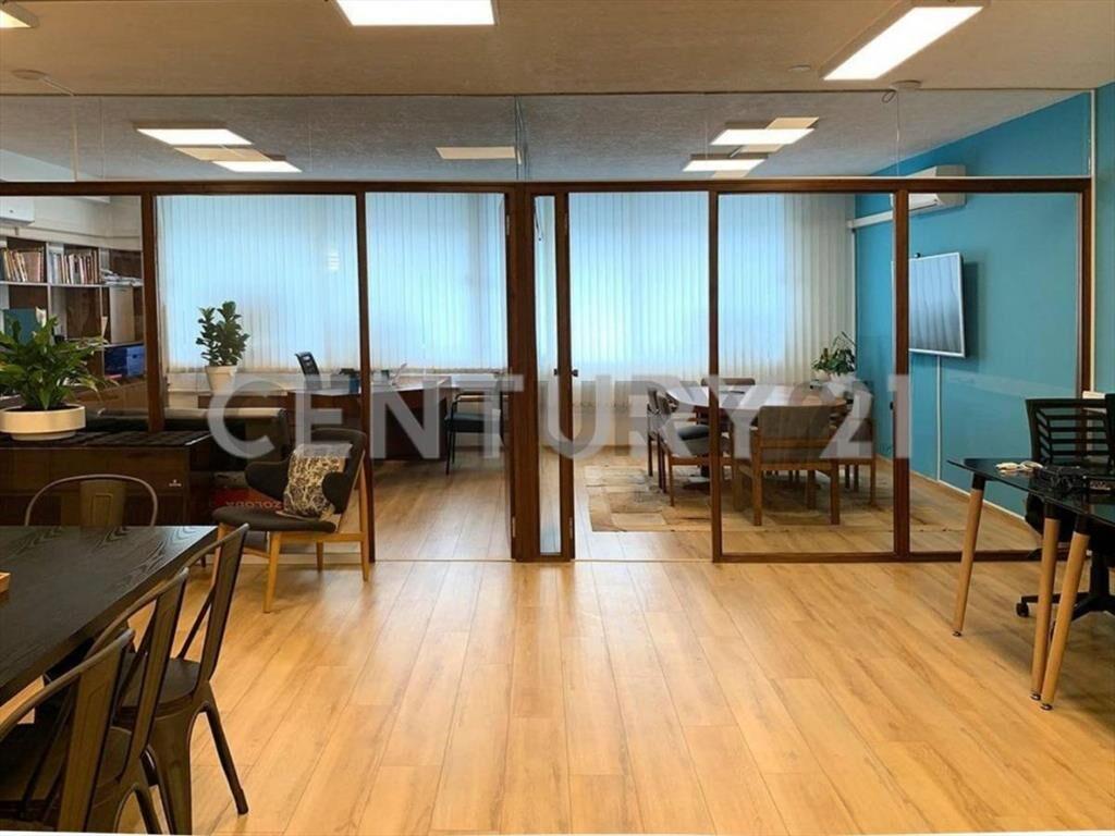 Alquiler Oficina 95 M² Totalmente equipada ! Ciudad Vieja...