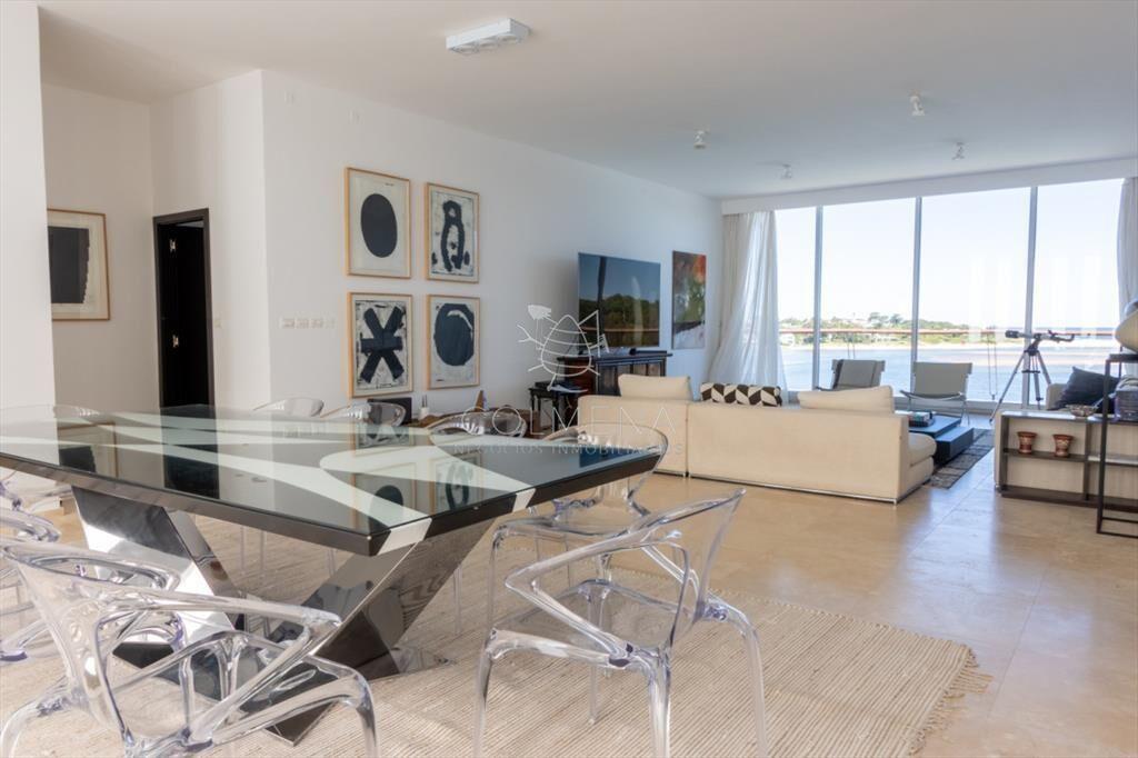 Apartamento duplex con Piscina, Parrillero y una