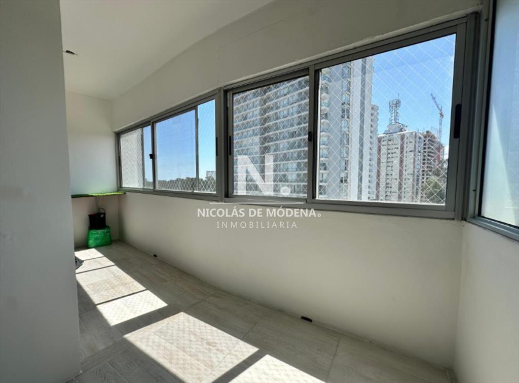 Se vende apartamento de 3 dormitorios en Punta