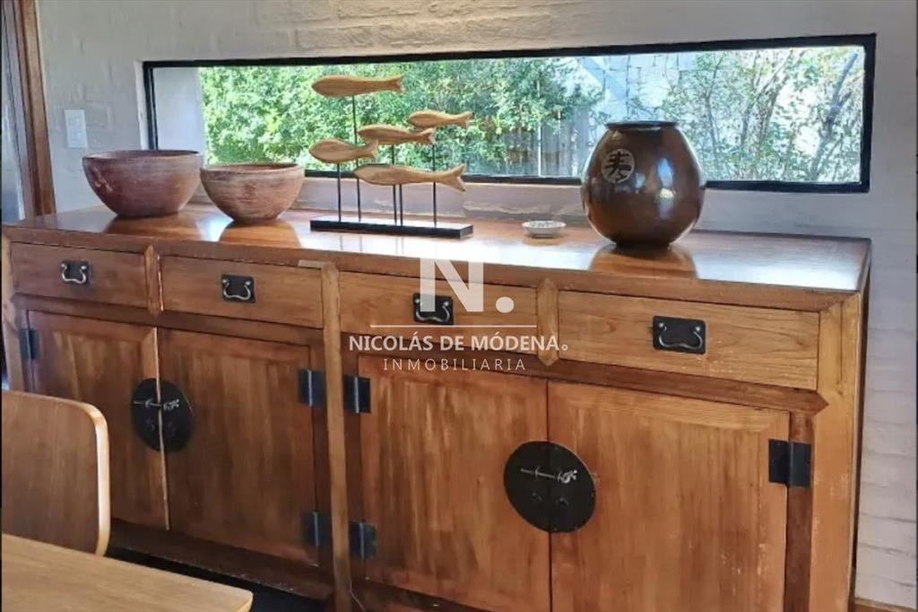 Casa en venta de cuatro dormitorios, parrilla y piscina en