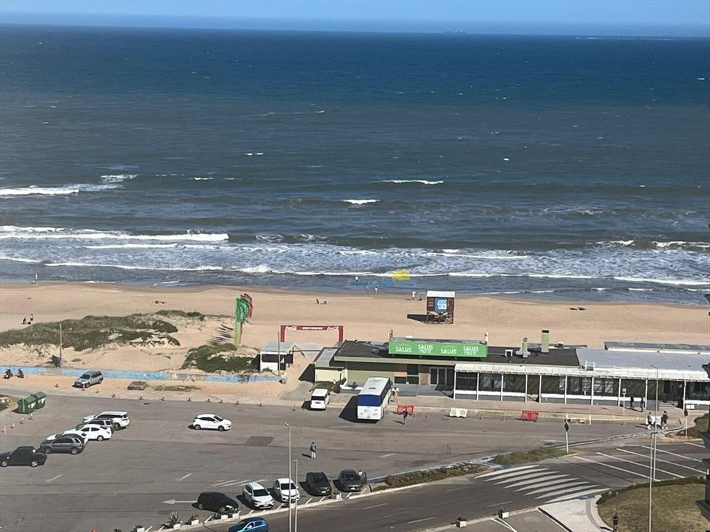 Apartamento en Venta de 3 dormitorios en Punta ,